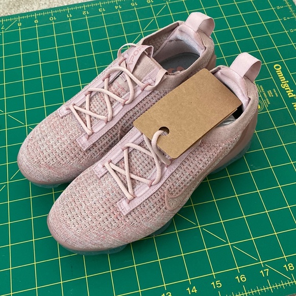 WOMENS AIR VAPORMAX 2021 FK - Picture 6 of 9